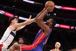 他在进攻端 他在进攻端