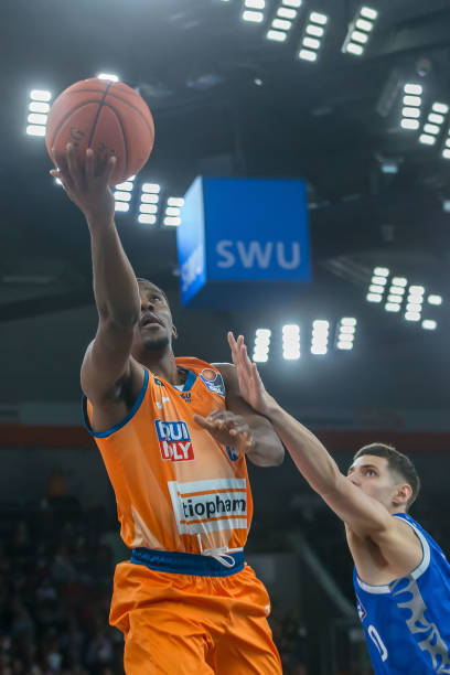 卫之一的费 卫之一的费