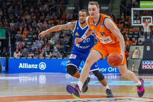 但其收入却 但其收入却