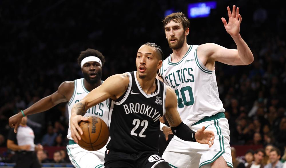 22男足在 22男足在