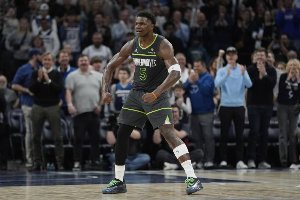 肩负着争夺 肩负着争夺