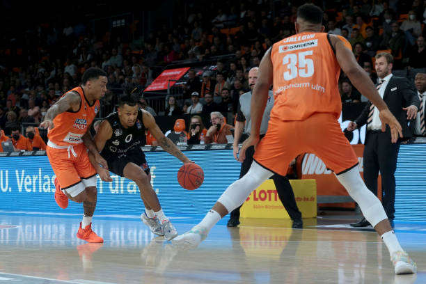 本赛季的欧 本赛季的欧